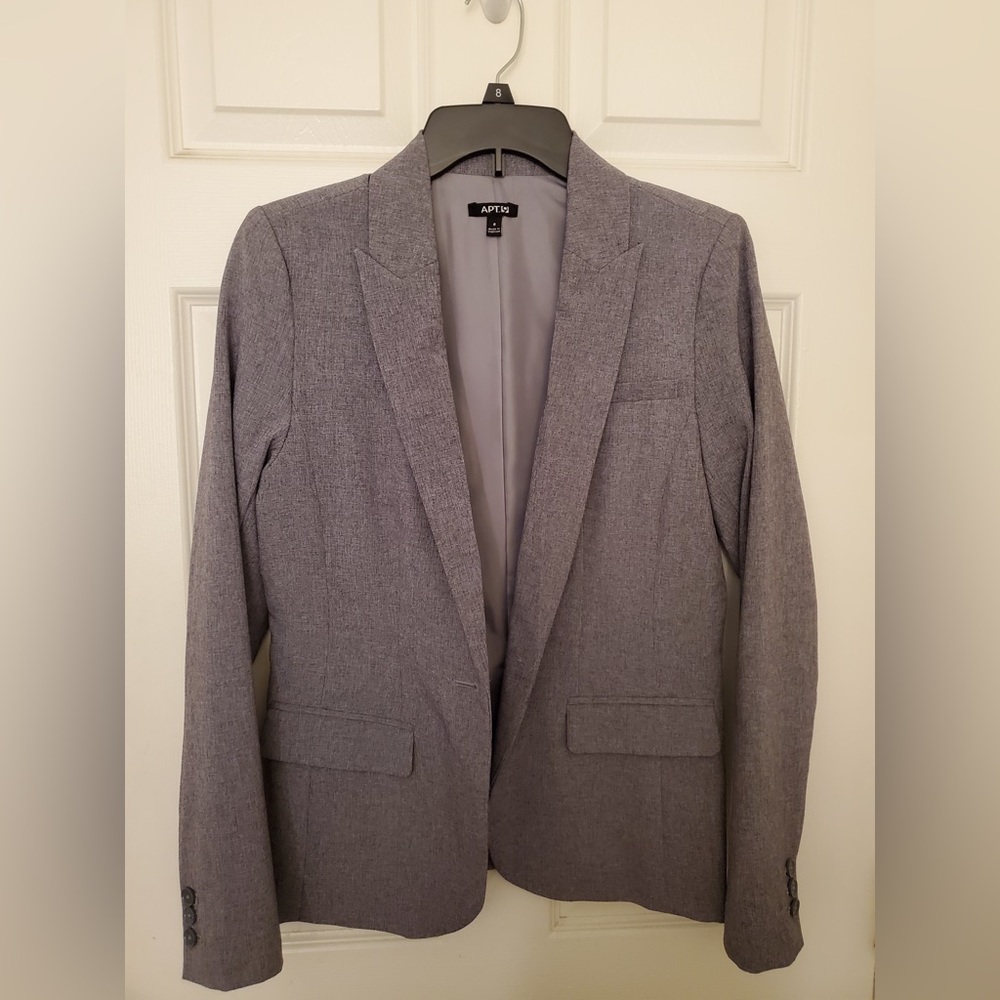 Women’s Blazer (size 8)